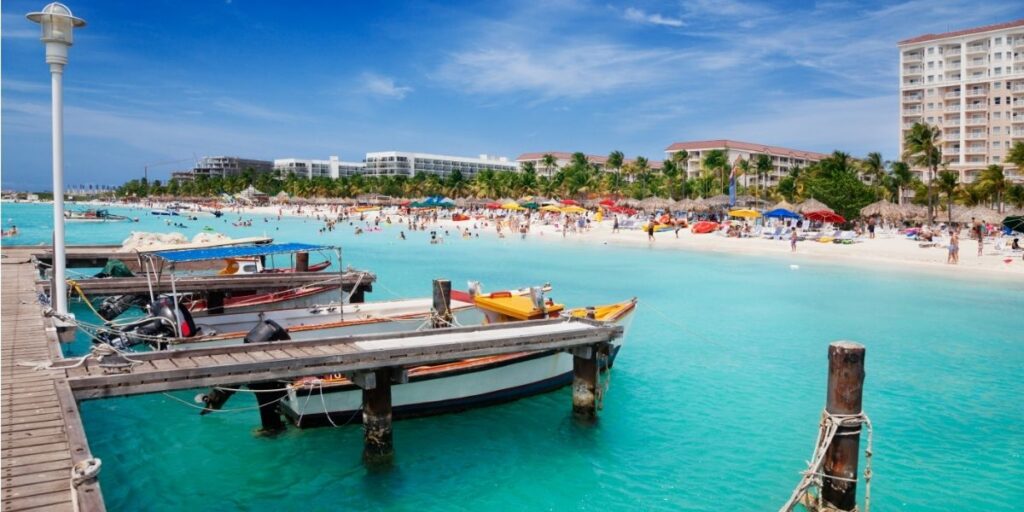 Buying a holiday home in Aruba, read all about it in this guide