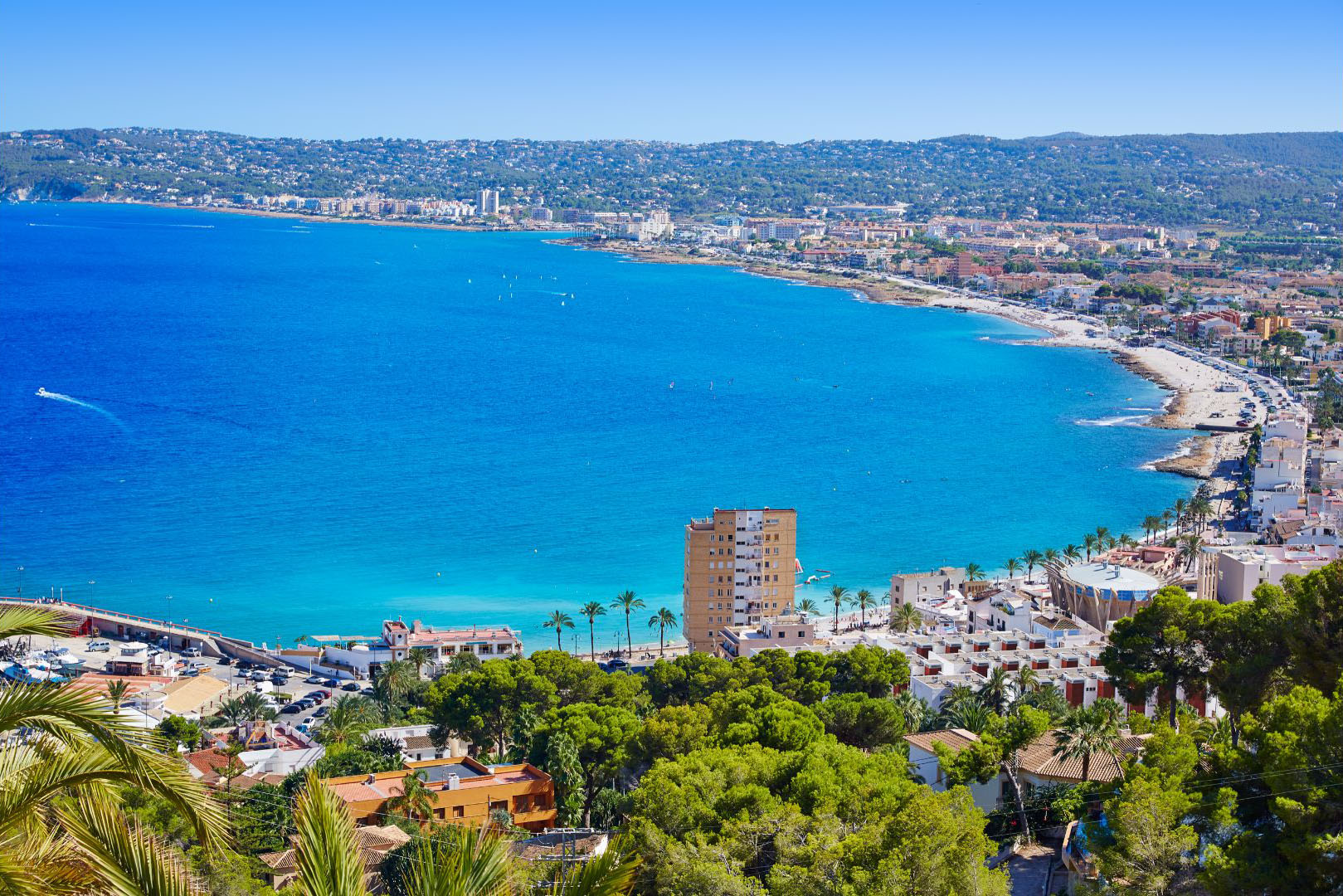 Een vakantiewoning kopen aan de Costa Blanca, lees onze tips.